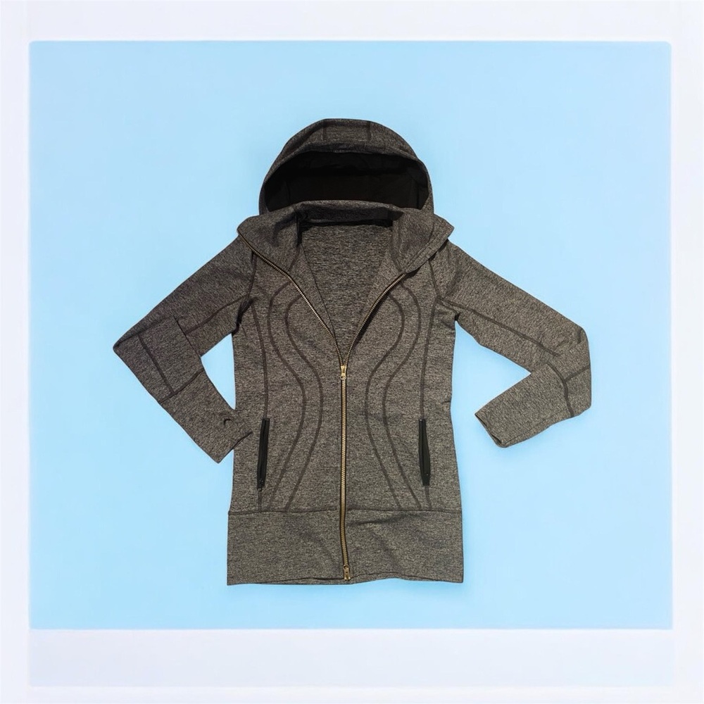 Lululemon Grey Marbled
Jacket. Size 6 - Picture 3 of 7